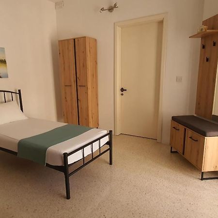 Central Studio Apartment Santa Vennera Luaran gambar