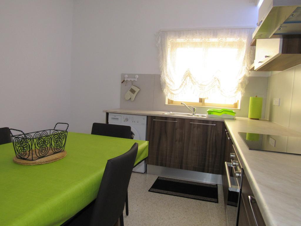 Central Studio Apartment Santa Vennera Luaran gambar