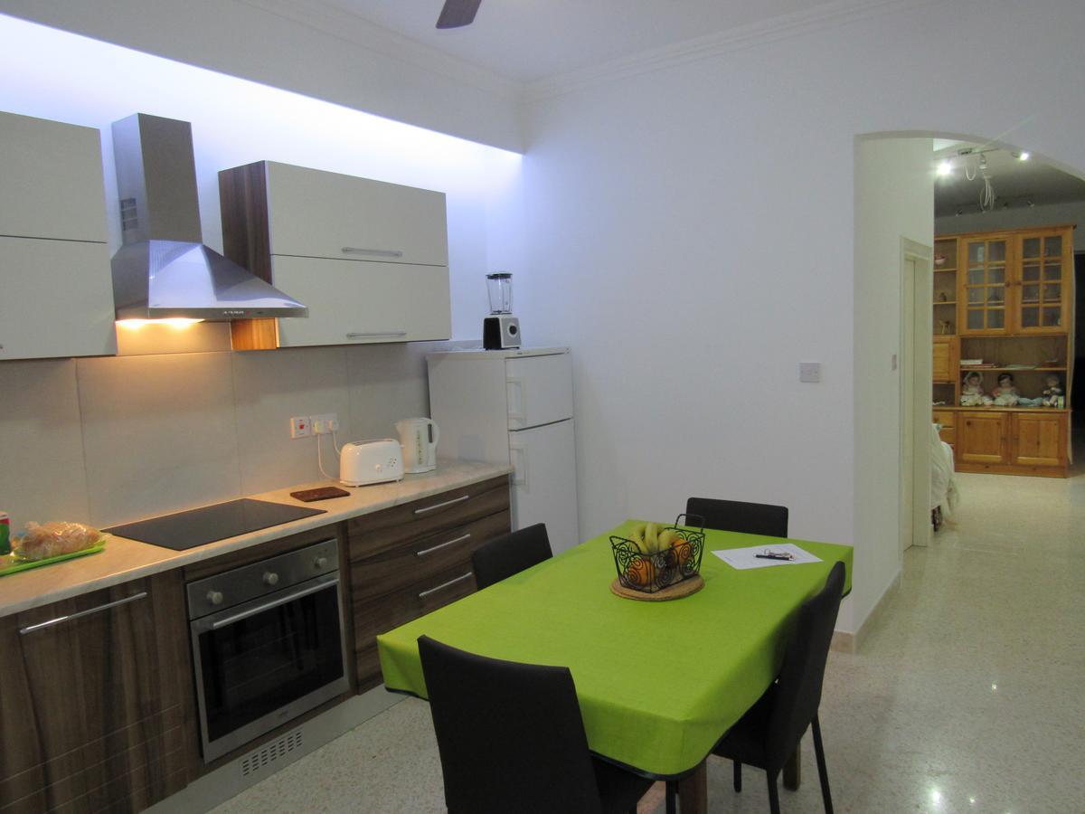 Central Studio Apartment Santa Vennera Luaran gambar