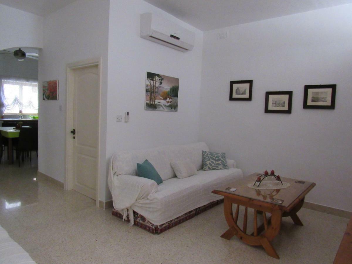 Central Studio Apartment Santa Vennera Luaran gambar