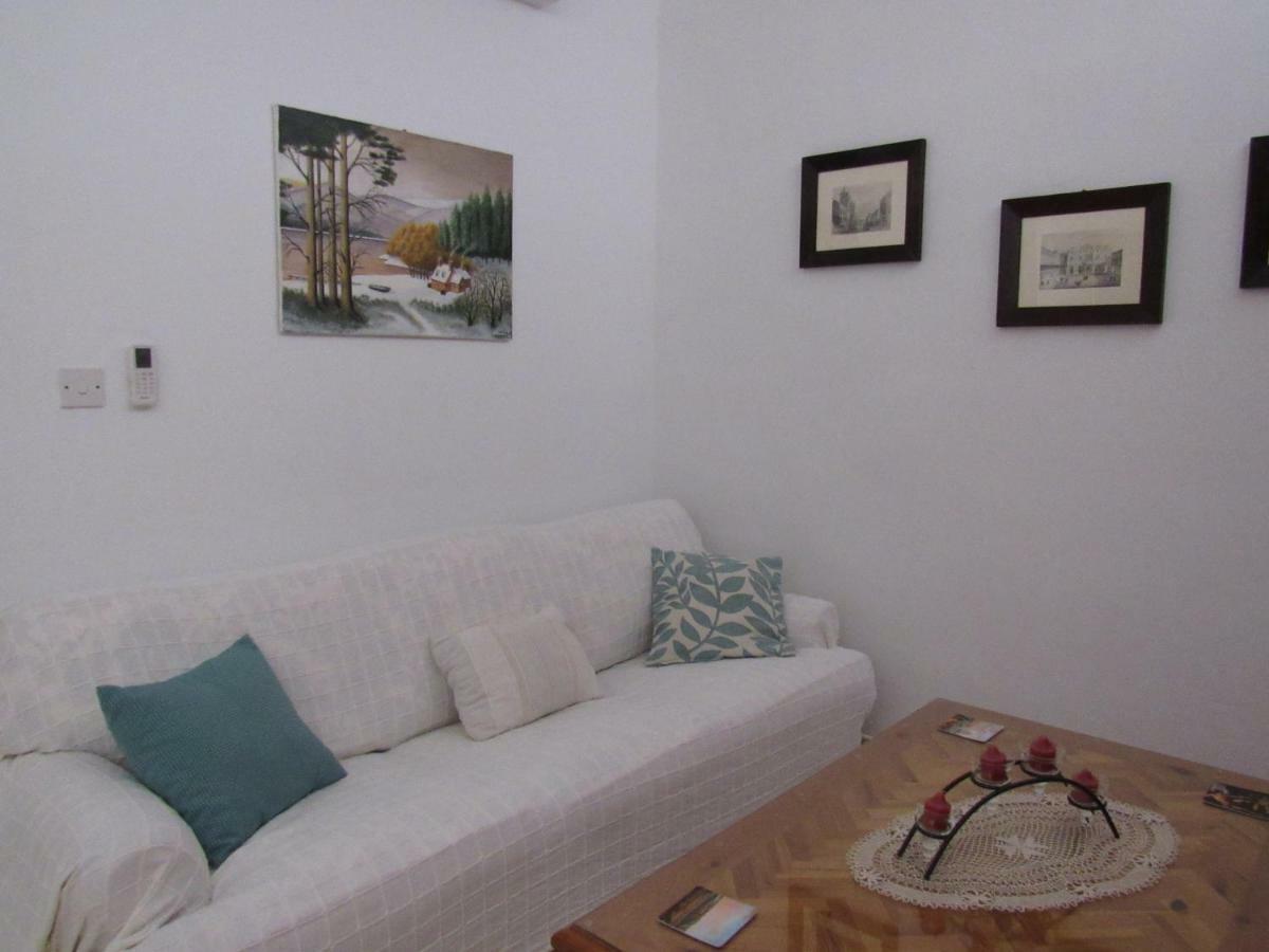 Central Studio Apartment Santa Vennera Luaran gambar