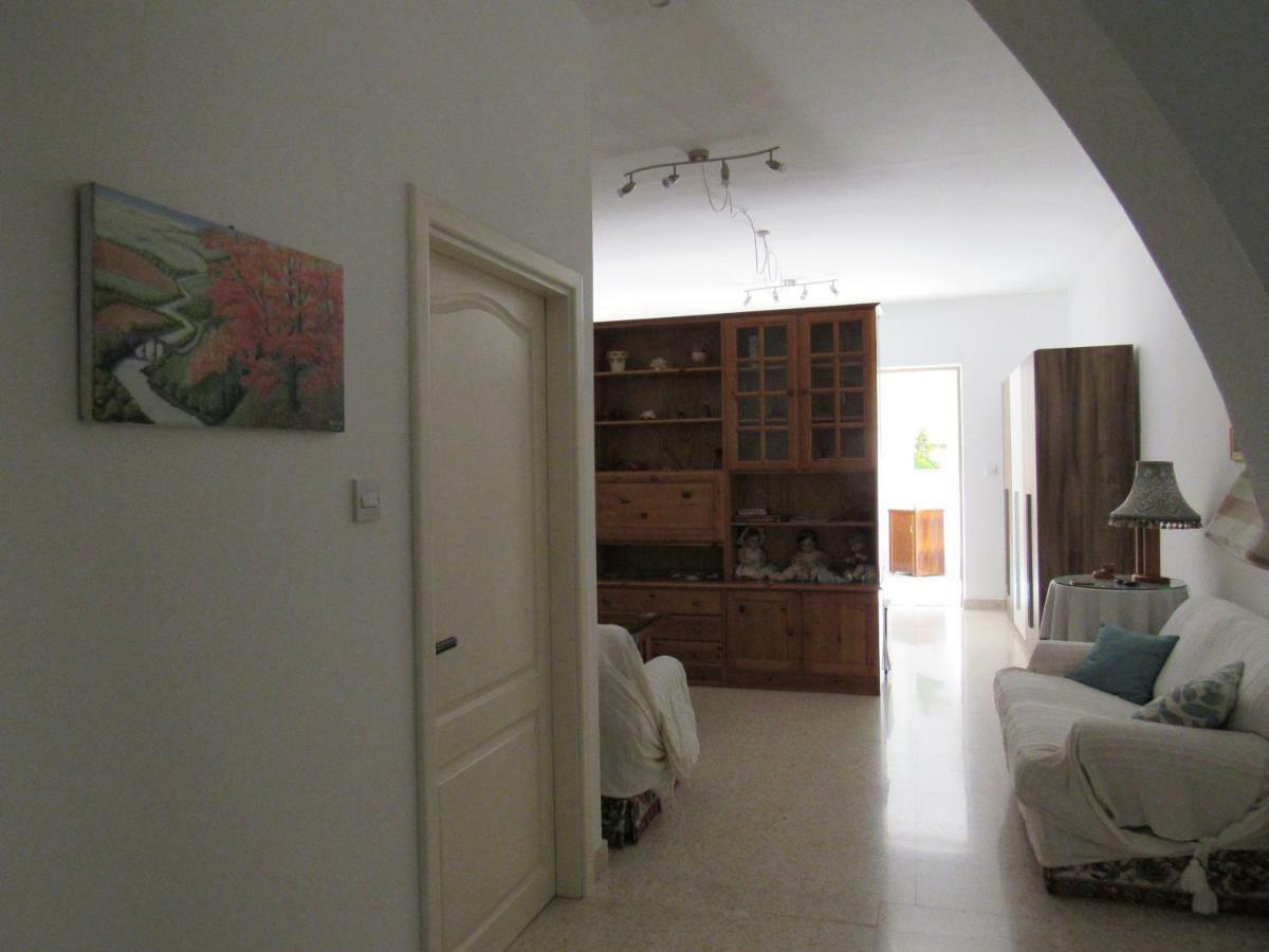 Central Studio Apartment Santa Vennera Luaran gambar